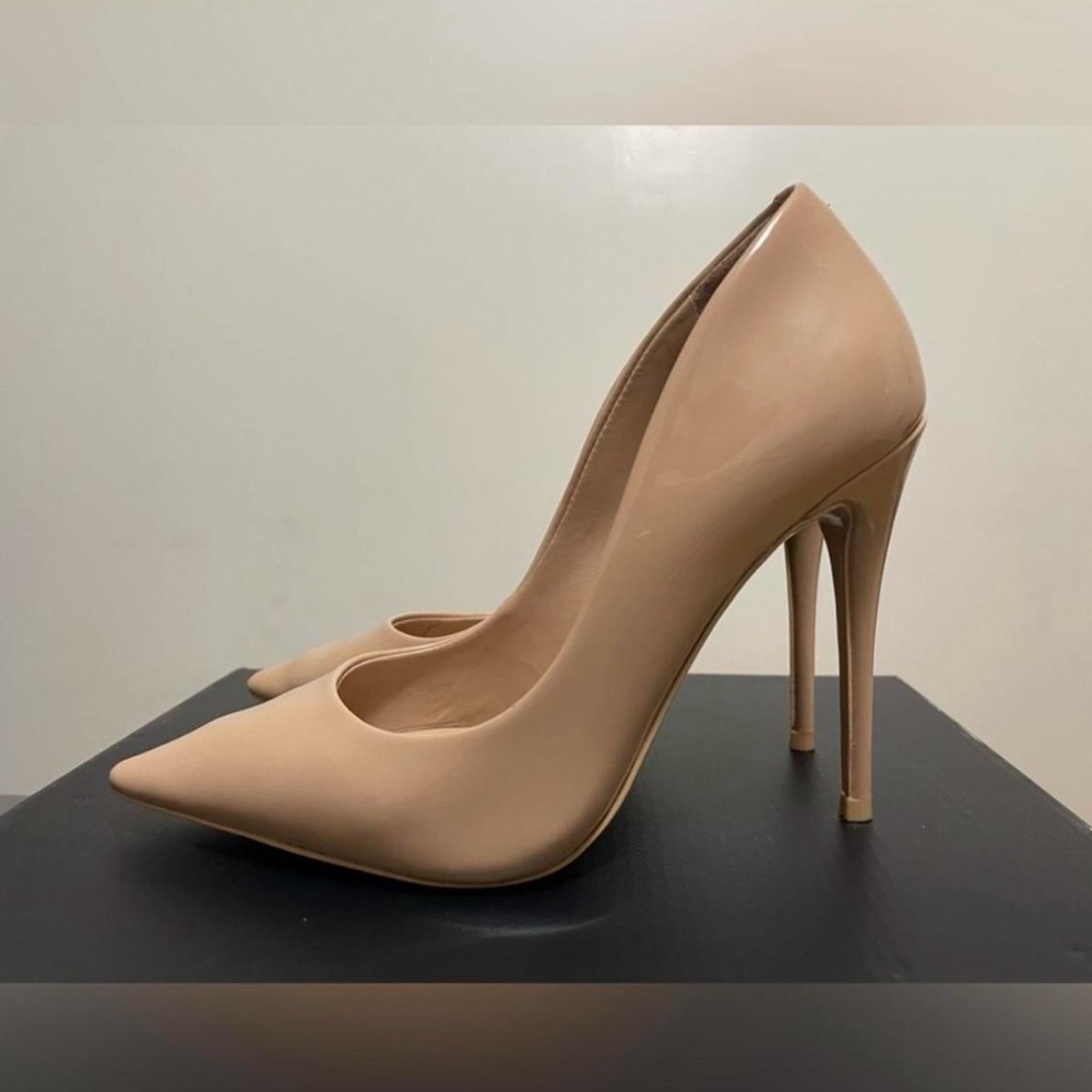 Aldo pointed toe stiletto pumps size 5